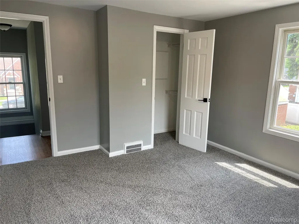 13203 Chestnut Street Southgate City MI 48195