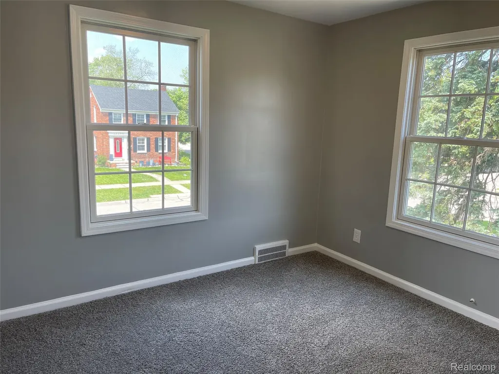 13203 Chestnut Street Southgate City MI 48195