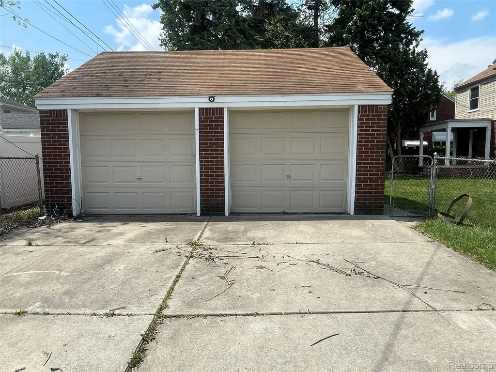 13203 Chestnut Street Southgate City MI 48195