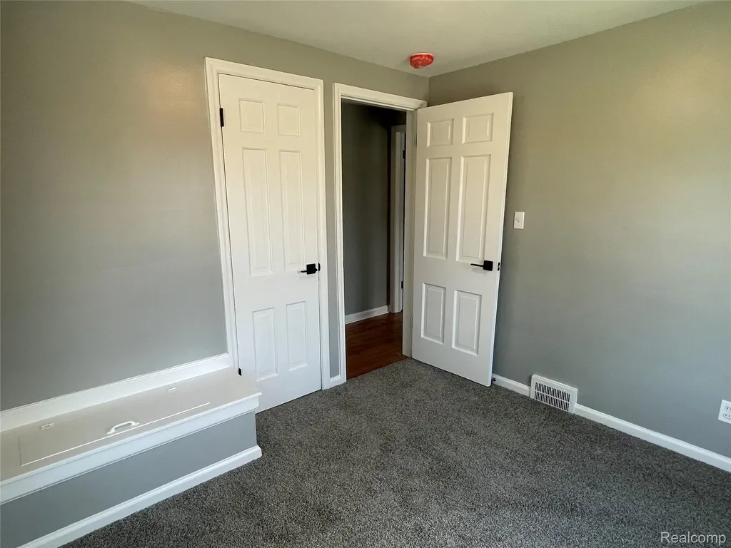 13203 Chestnut Street Southgate City MI 48195