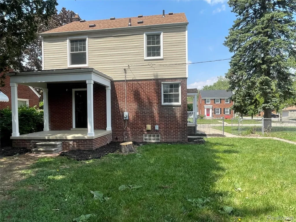 13203 Chestnut Street Southgate City MI 48195