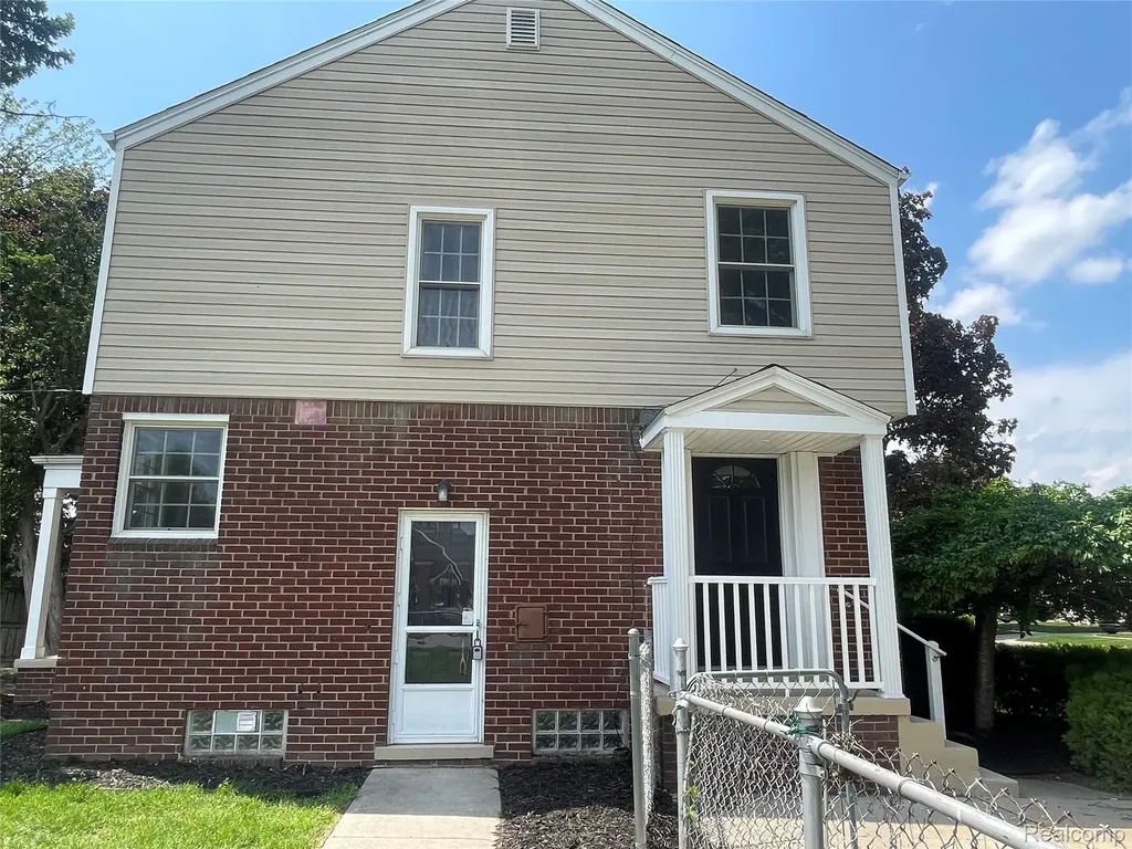 13203 Chestnut Street Southgate City MI 48195