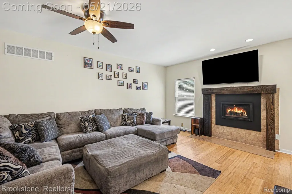 46561 Plum Grove Drive Macomb Township MI 48044