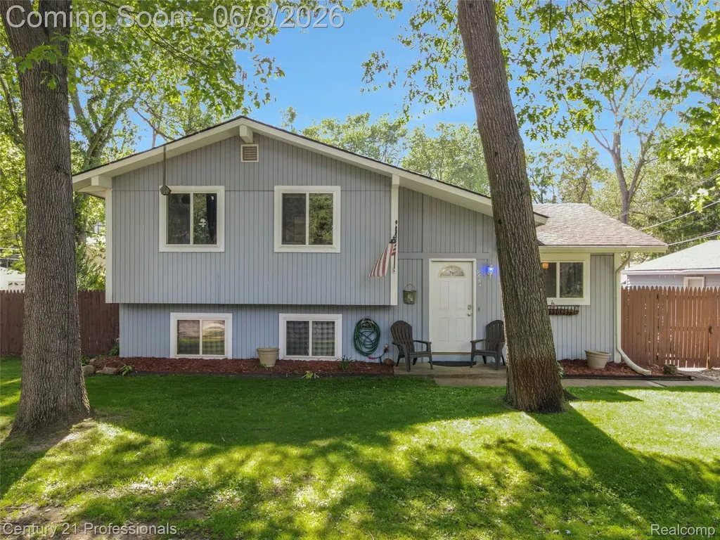 9664 Listeria Street Commerce Charter Township MI 48382