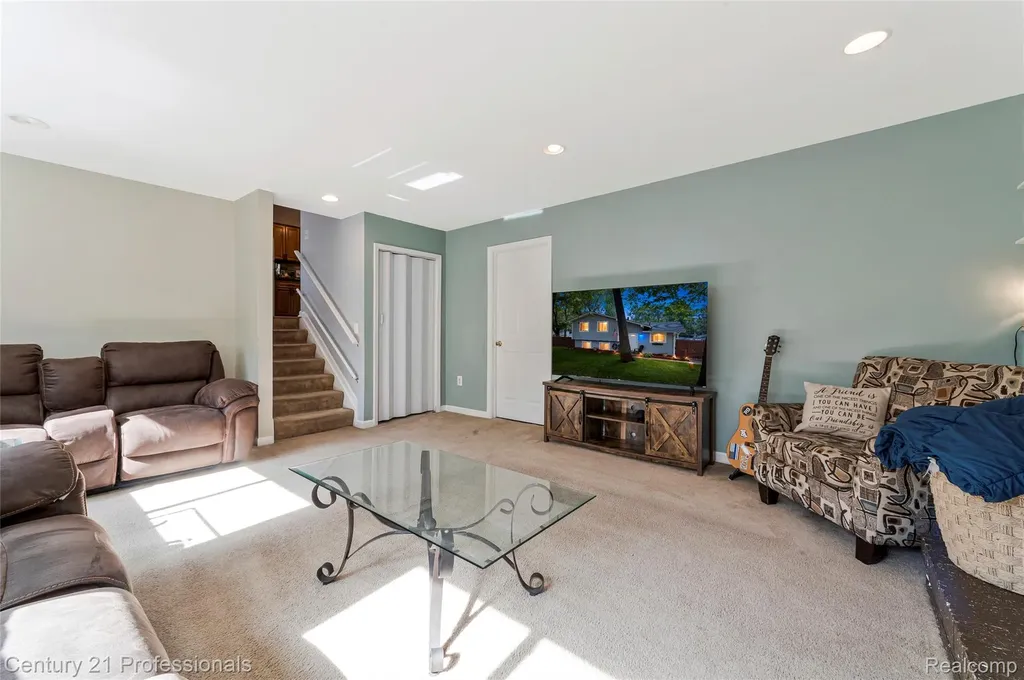 9664 Listeria Street Commerce Charter Township MI 48382