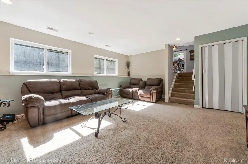 9664 Listeria Street Commerce Charter Township MI 48382