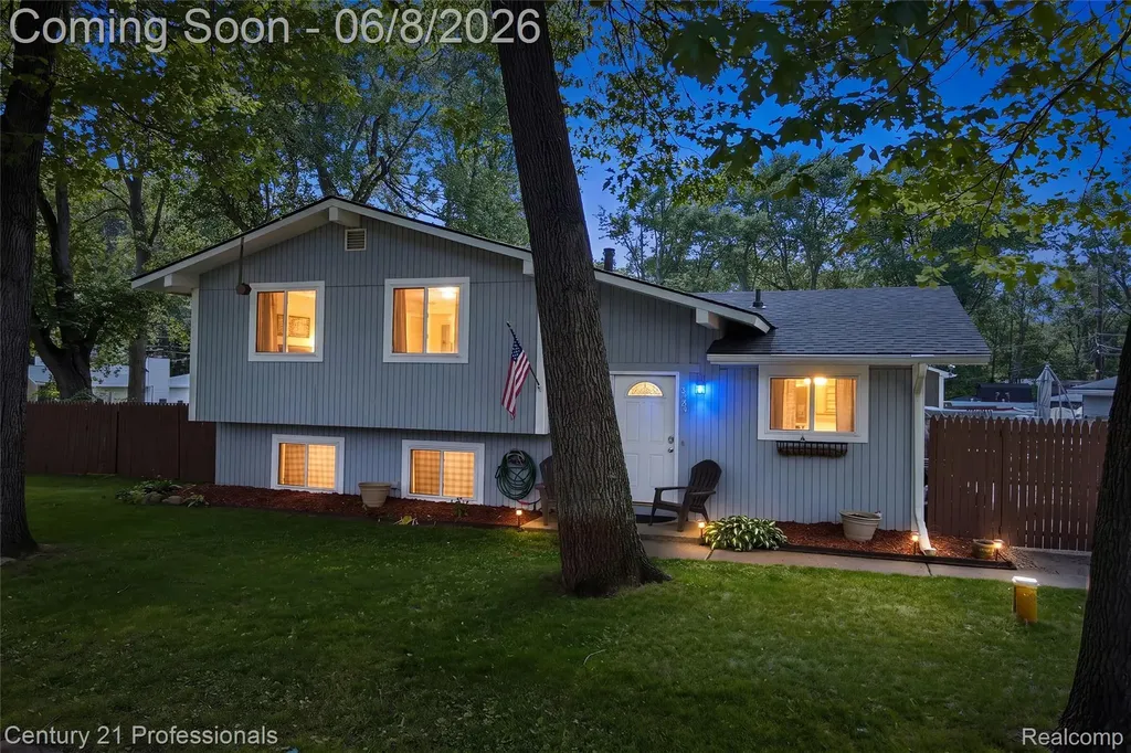 9664 Listeria Street Commerce Charter Township MI 48382