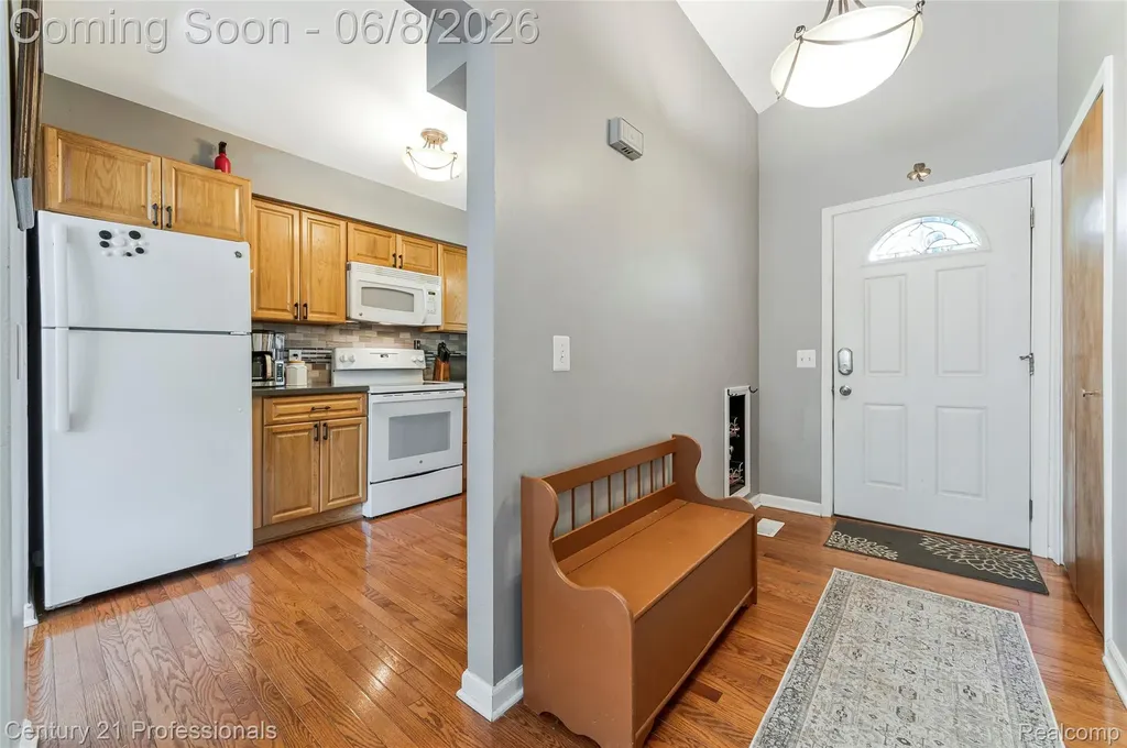 9664 Listeria Street Commerce Charter Township MI 48382