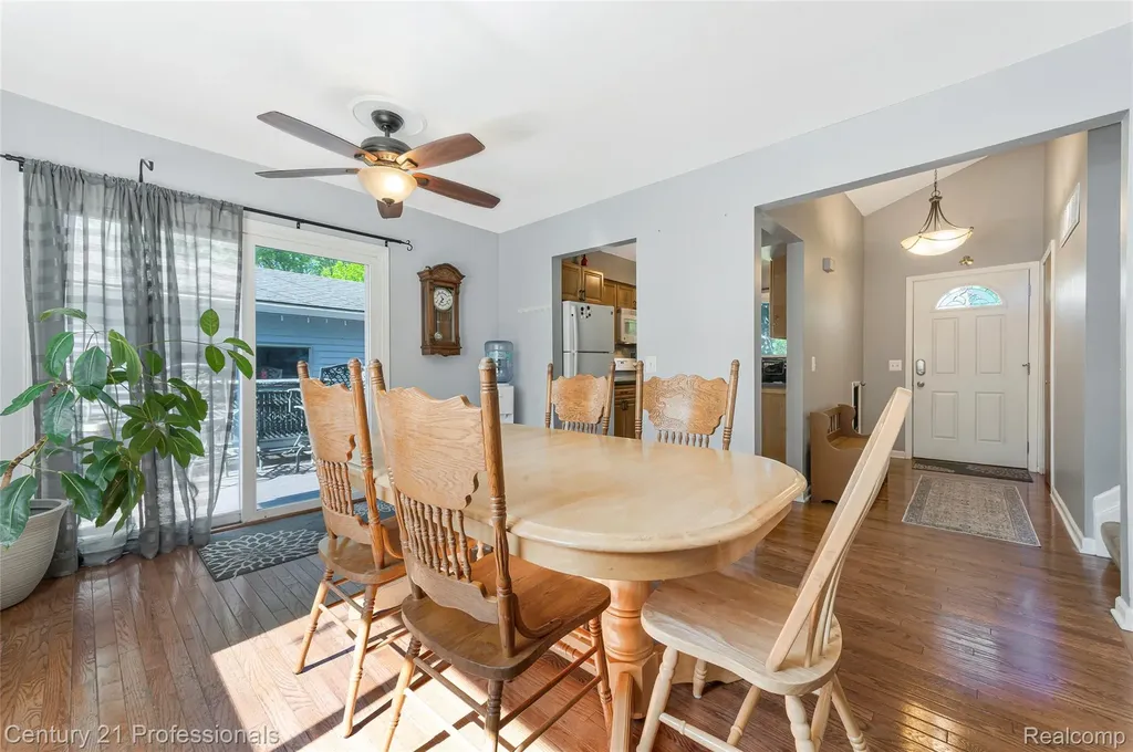 9664 Listeria Street Commerce Charter Township MI 48382