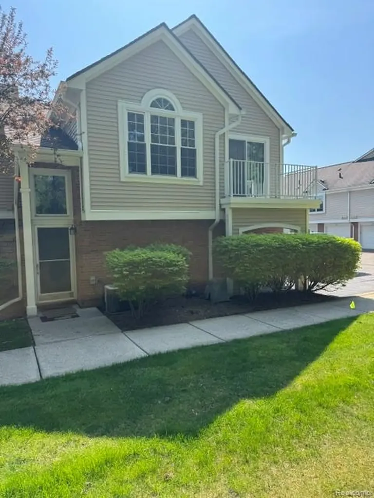 56543 Scotland Boulevard Shelby Charter Township MI 48316