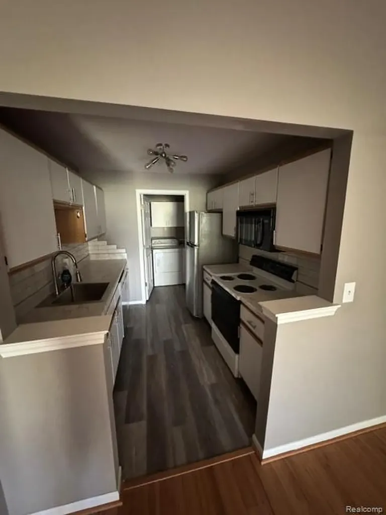 56543 Scotland Boulevard Shelby Charter Township MI 48316