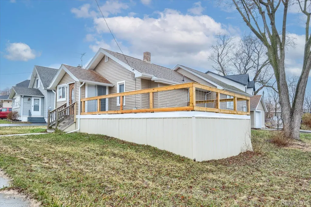 2127 Kenneth Street Burton City MI 48529