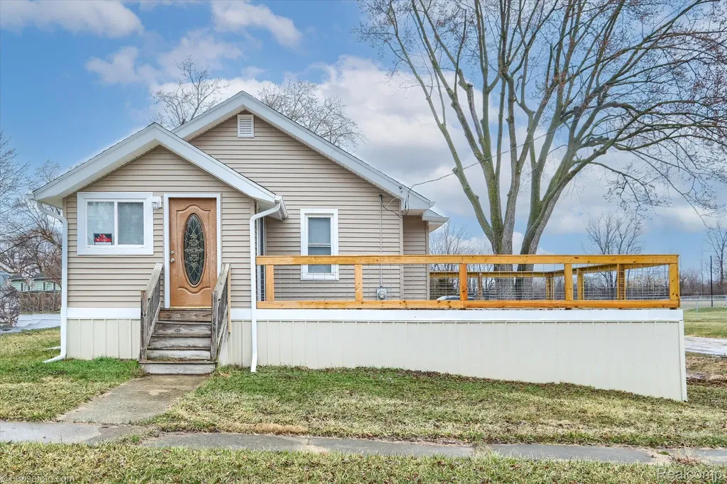 2127 Kenneth Street Burton City MI 48529
