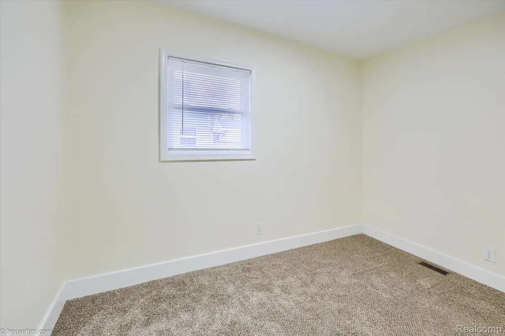 2127 Kenneth Street Burton City MI 48529