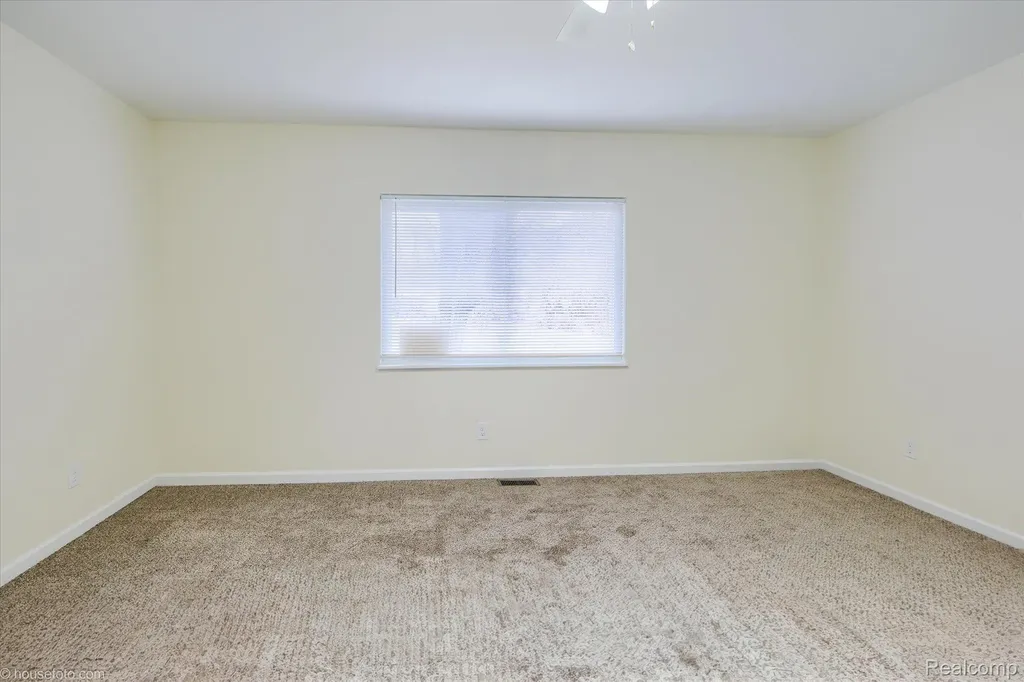 2127 Kenneth Street Burton City MI 48529