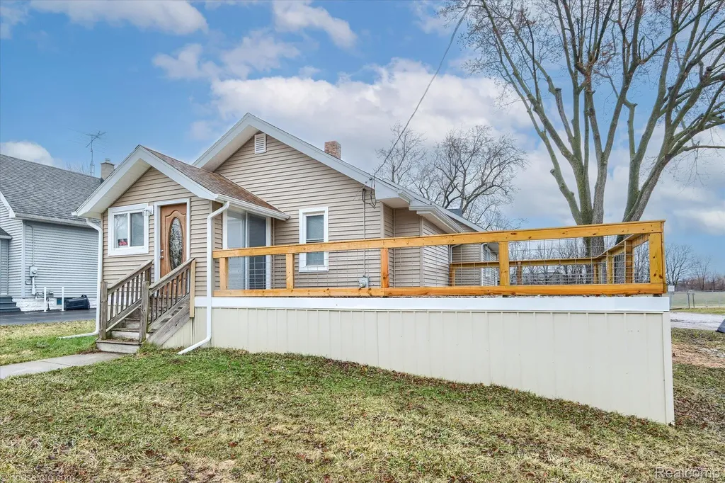 2127 Kenneth Street Burton City MI 48529