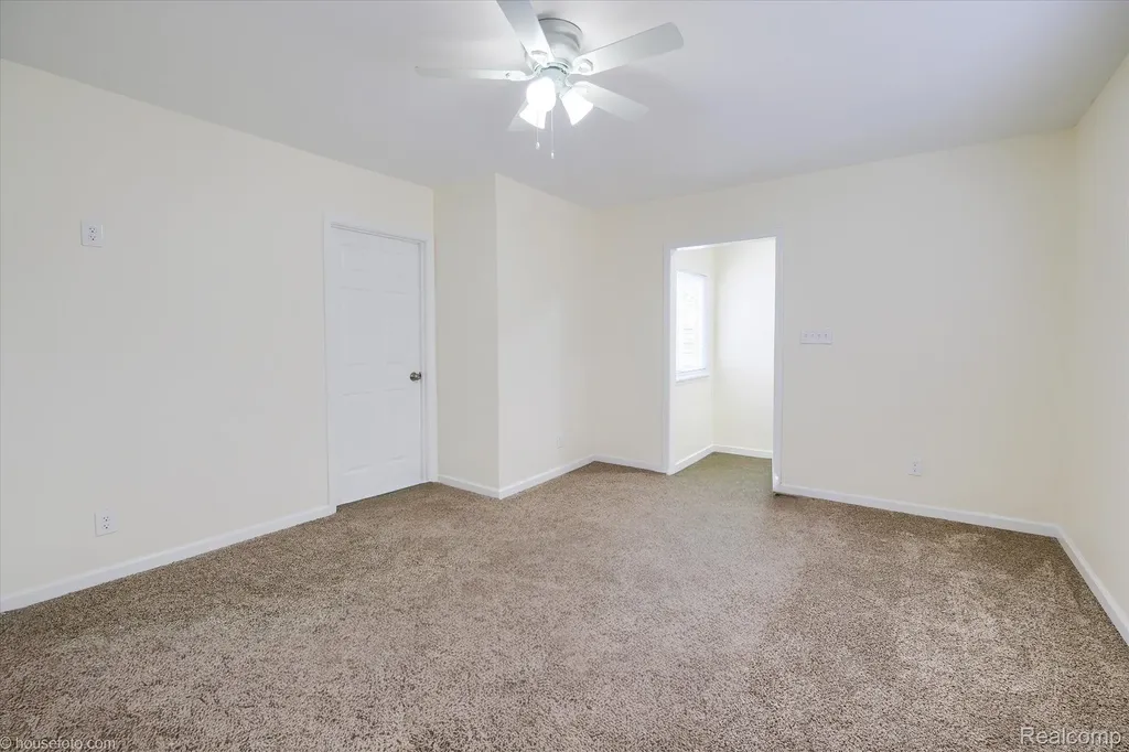 2127 Kenneth Street Burton City MI 48529