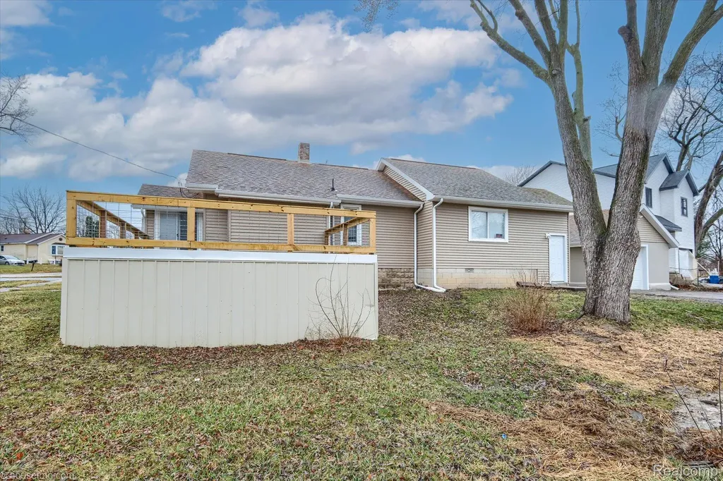 2127 Kenneth Street Burton City MI 48529