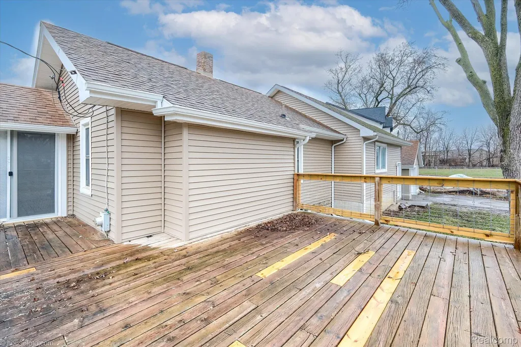 2127 Kenneth Street Burton City MI 48529