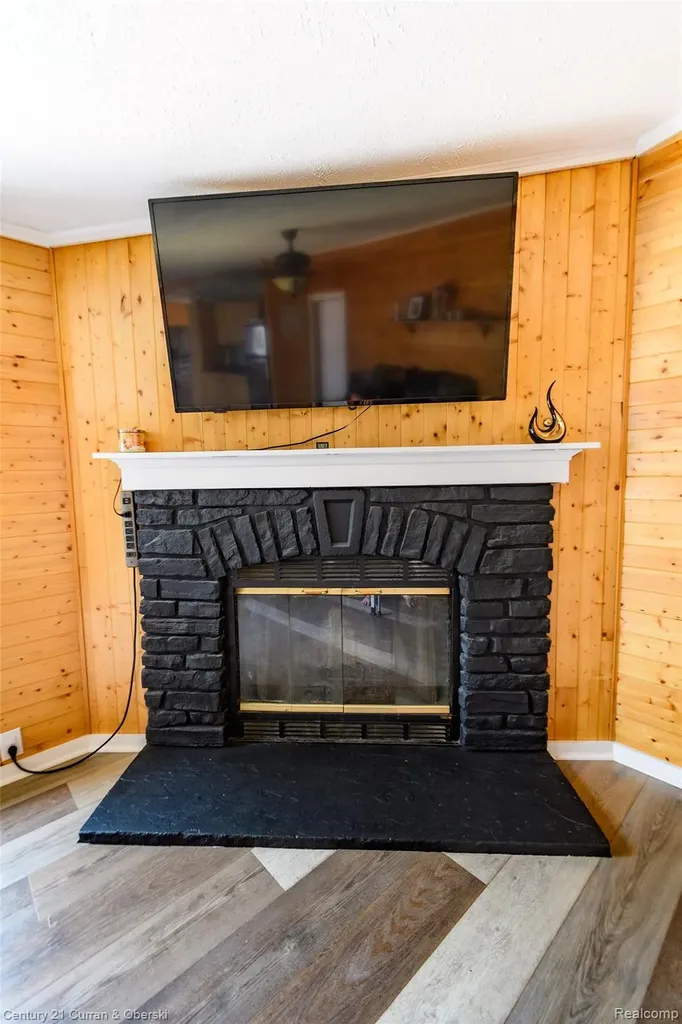 13045 Strong Boulevard South Rockwood Village MI 48179