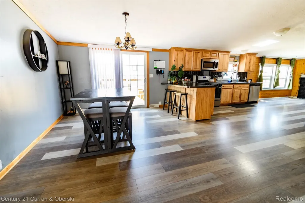13045 Strong Boulevard South Rockwood Village MI 48179