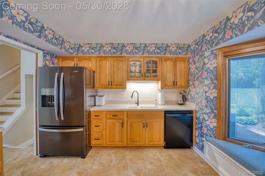 2112 Ardmore Street Trenton City MI 48183