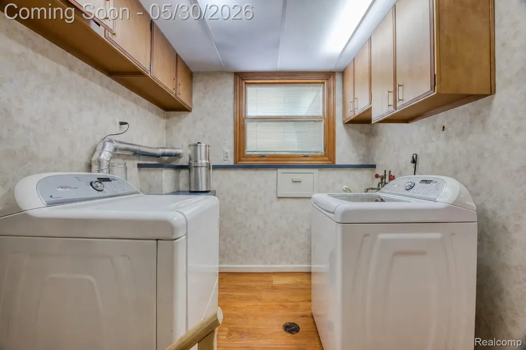 2112 Ardmore Street Trenton City MI 48183