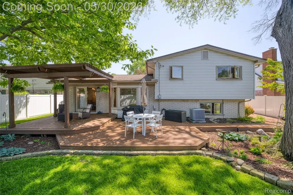 2112 Ardmore Street Trenton City MI 48183