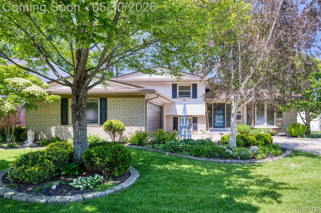 2112 Ardmore Street Trenton City MI 48183
