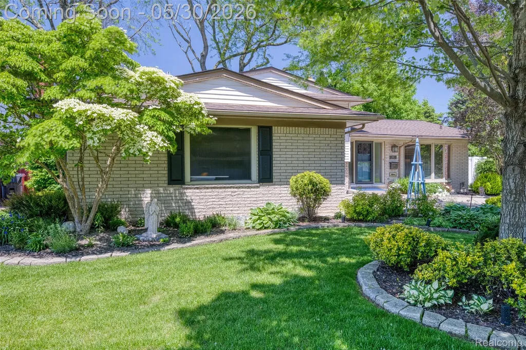 2112 Ardmore Street Trenton City MI 48183