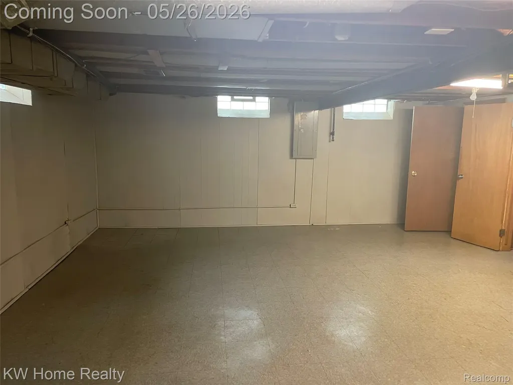 16853 Lincoln Avenue Eastpointe City MI 48021