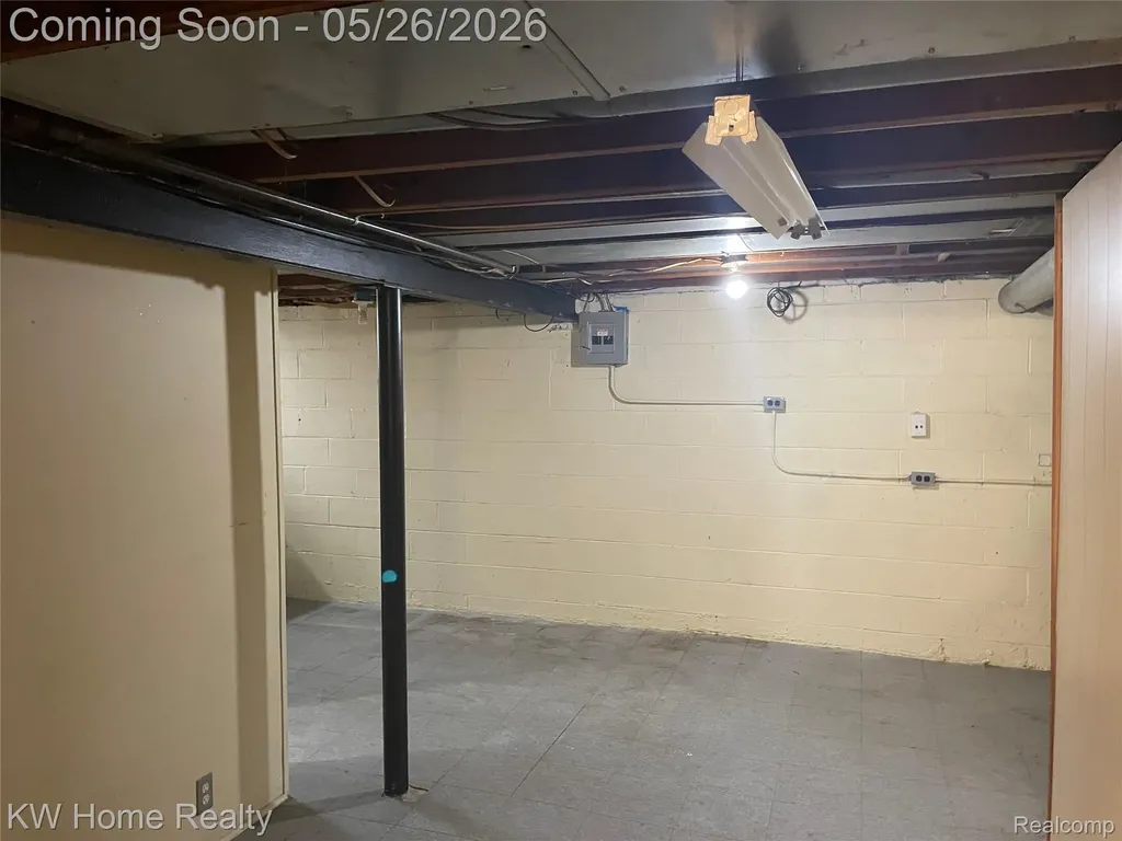 16853 Lincoln Avenue Eastpointe City MI 48021