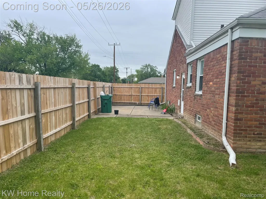 16853 Lincoln Avenue Eastpointe City MI 48021