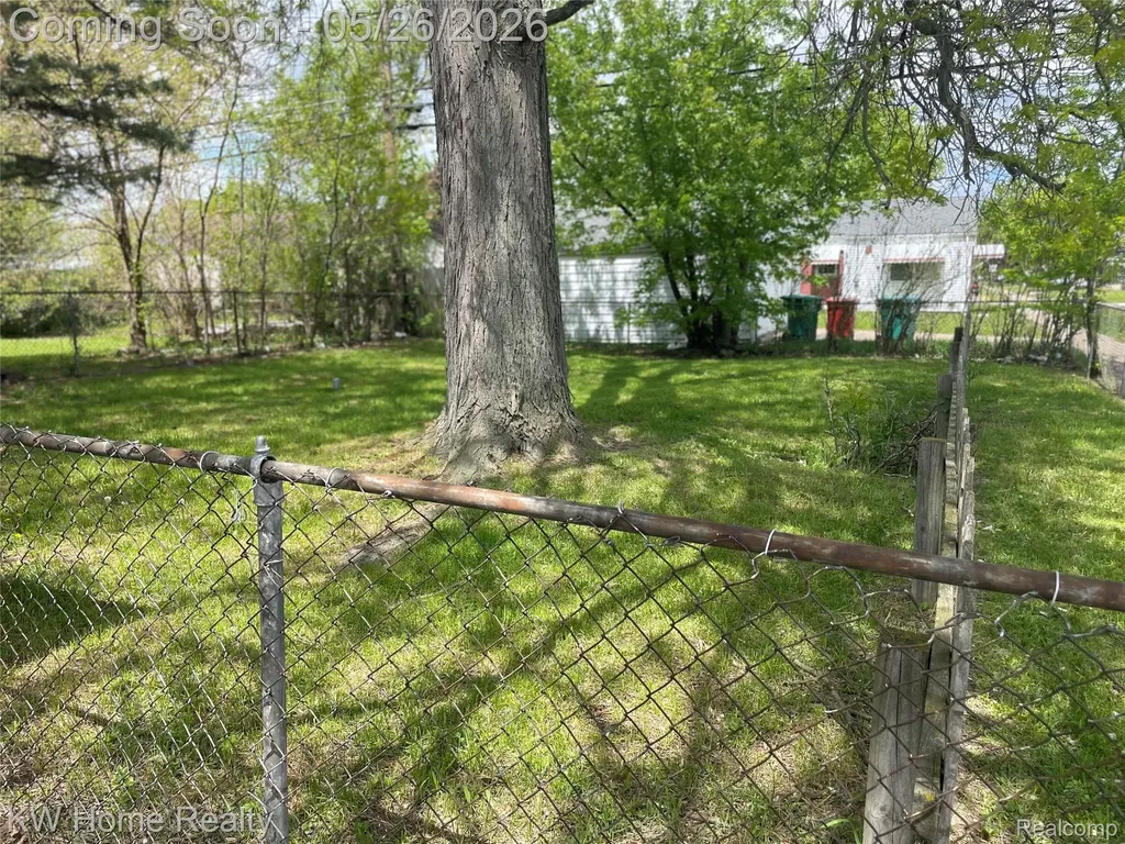 16853 Lincoln Avenue Eastpointe City MI 48021