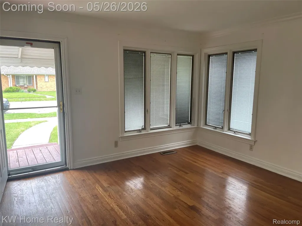 16853 Lincoln Avenue Eastpointe City MI 48021