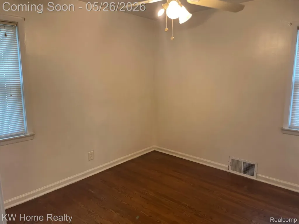 16853 Lincoln Avenue Eastpointe City MI 48021