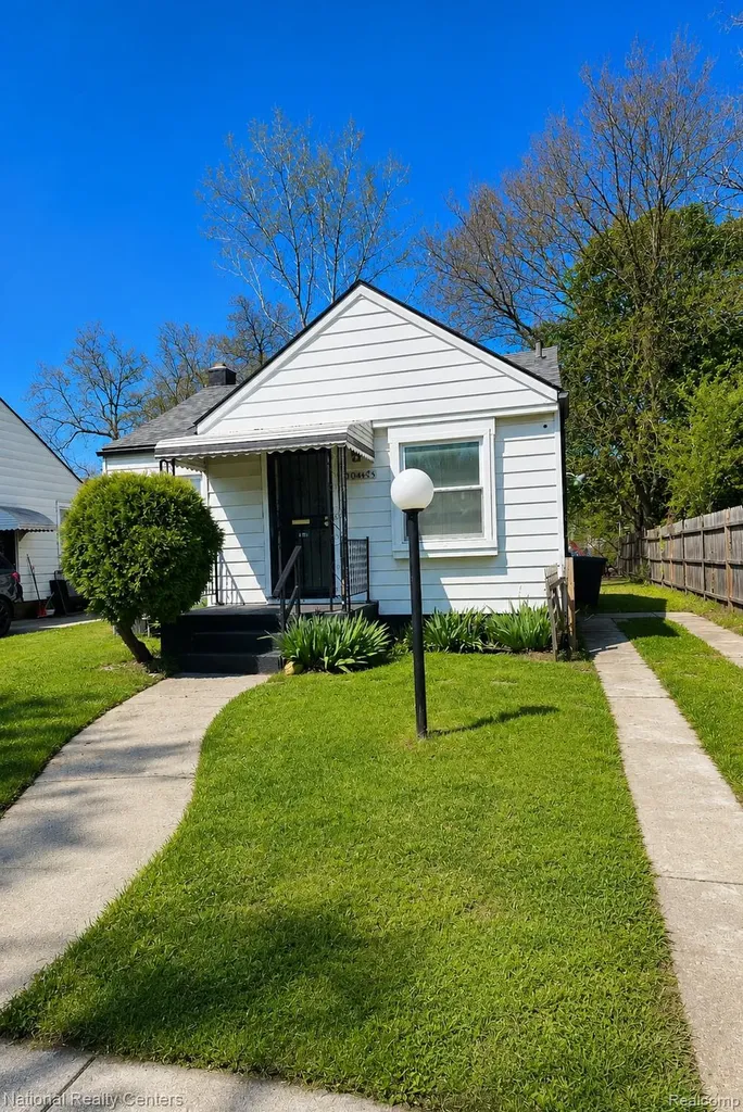 20445 Pinehurst Street Detroit City MI 48221