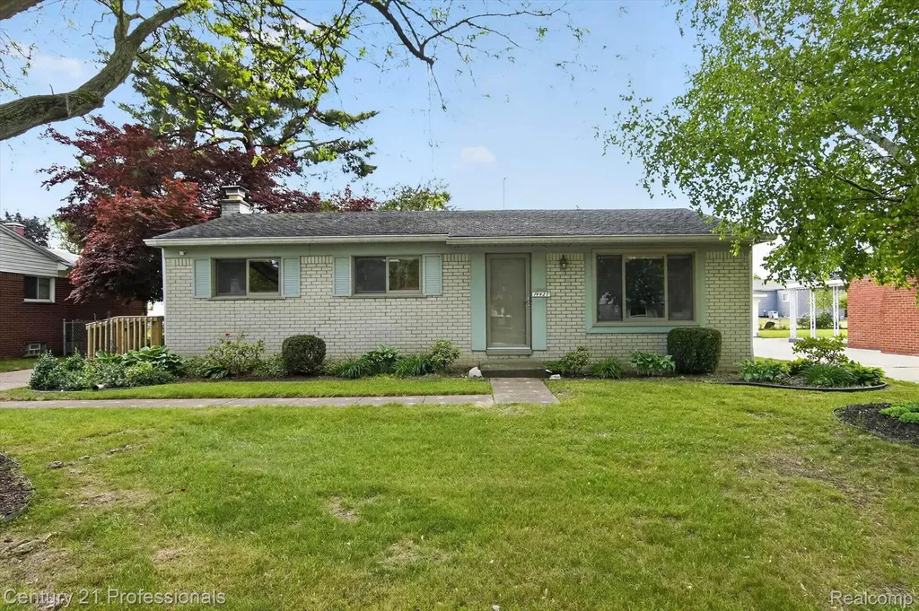 14425 Stonehouse Avenue Livonia City MI 48154