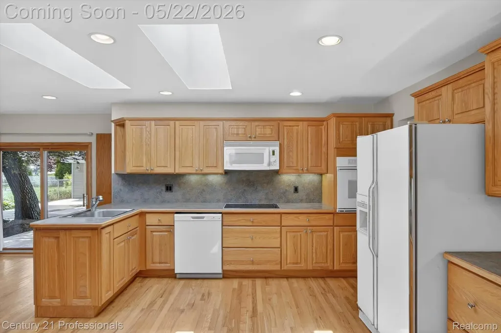 14425 Stonehouse Avenue Livonia City MI 48154