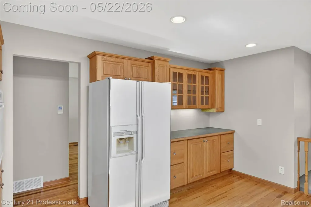14425 Stonehouse Avenue Livonia City MI 48154