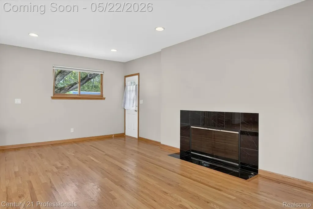 14425 Stonehouse Avenue Livonia City MI 48154