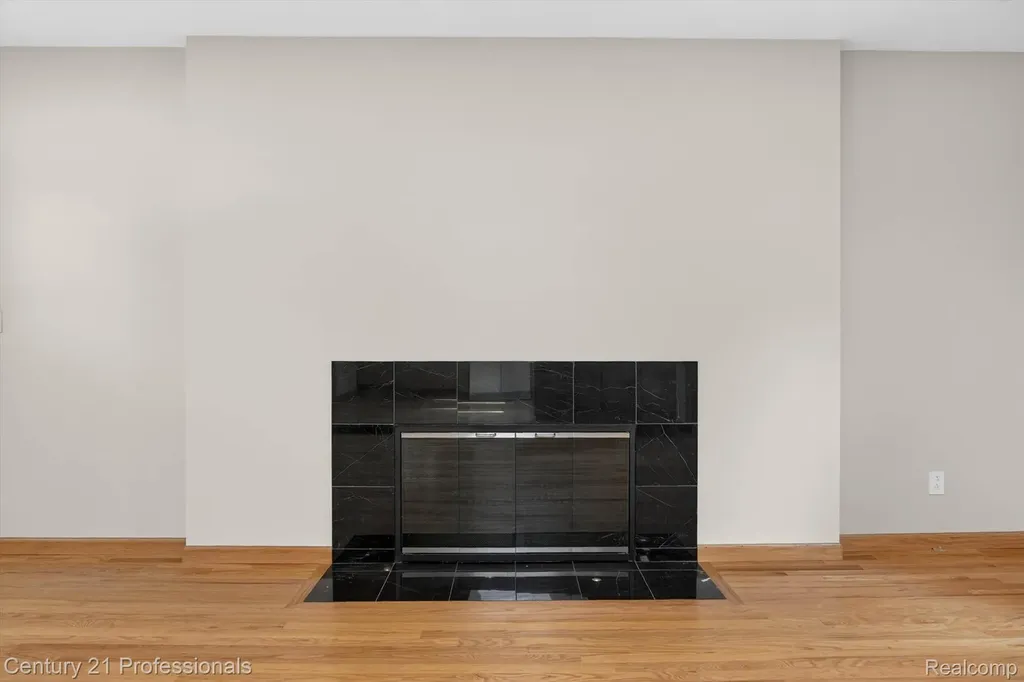 14425 Stonehouse Avenue Livonia City MI 48154