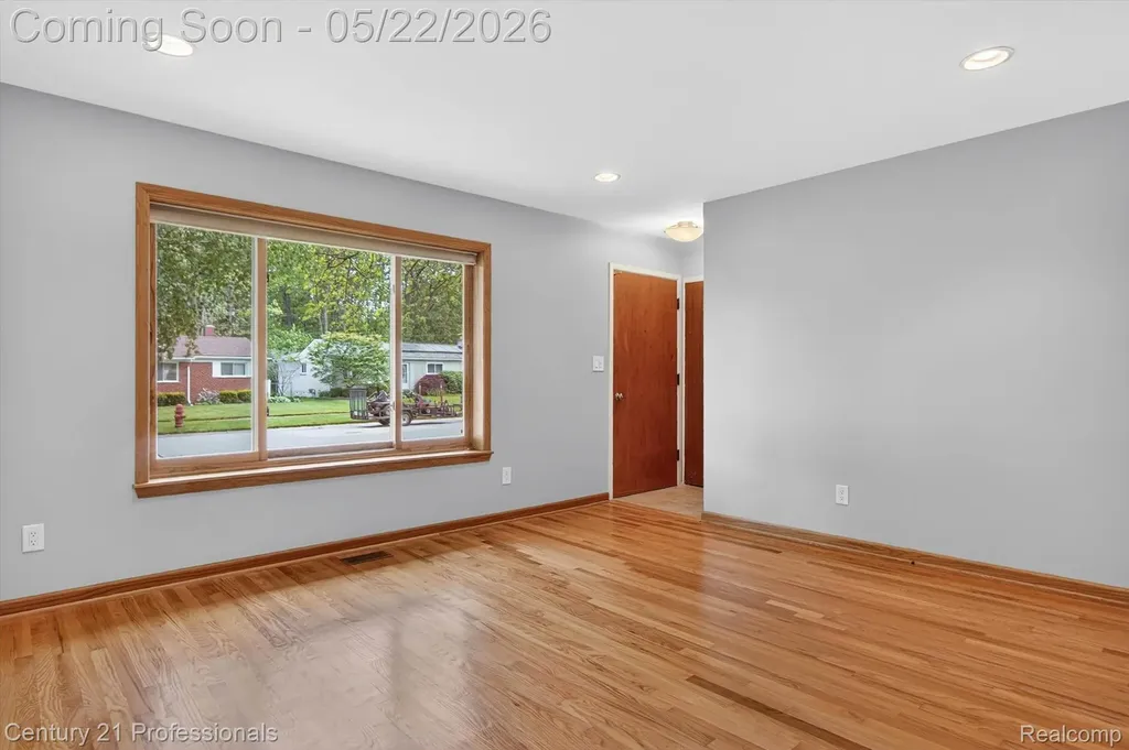 14425 Stonehouse Avenue Livonia City MI 48154