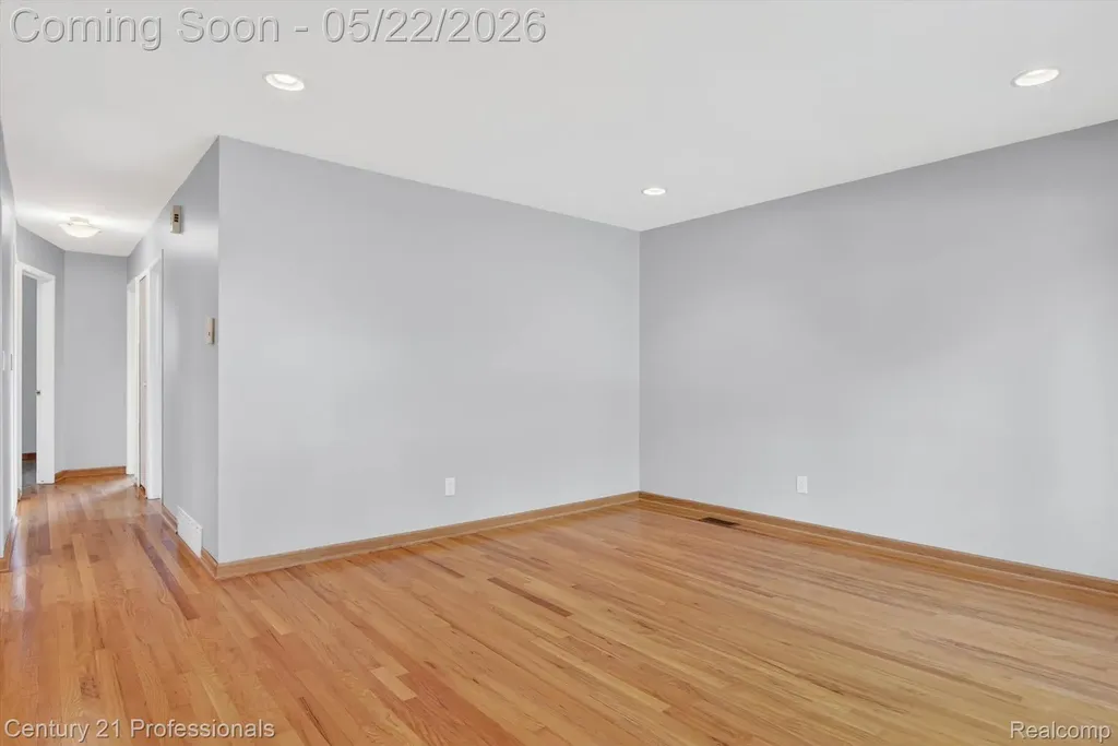 14425 Stonehouse Avenue Livonia City MI 48154