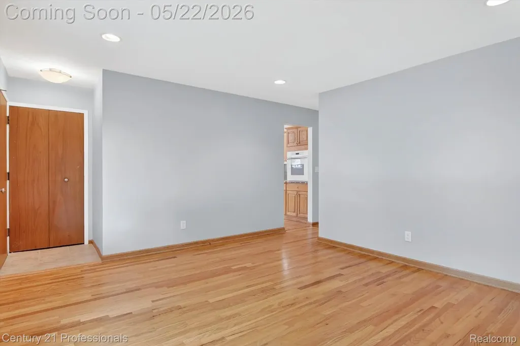 14425 Stonehouse Avenue Livonia City MI 48154
