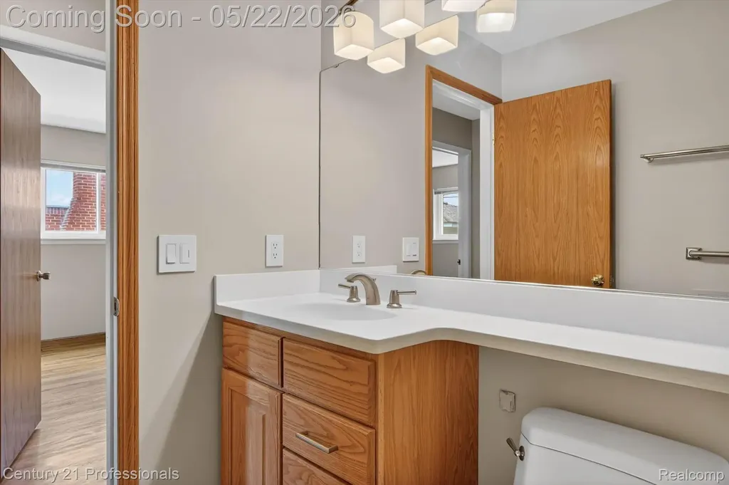 14425 Stonehouse Avenue Livonia City MI 48154