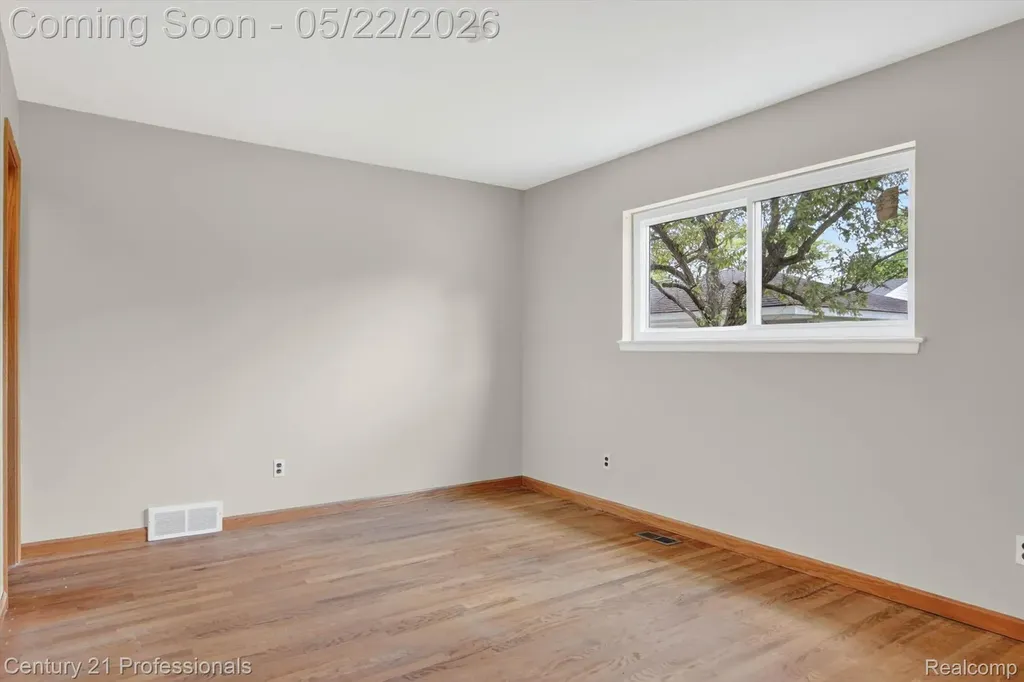 14425 Stonehouse Avenue Livonia City MI 48154