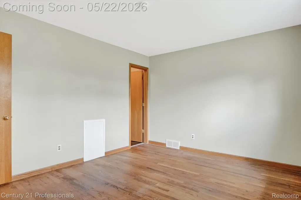14425 Stonehouse Avenue Livonia City MI 48154