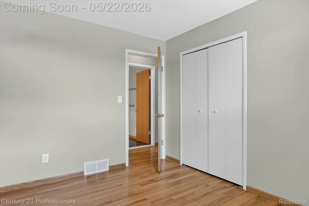 14425 Stonehouse Avenue Livonia City MI 48154