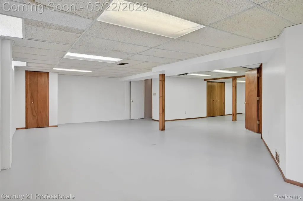 14425 Stonehouse Avenue Livonia City MI 48154